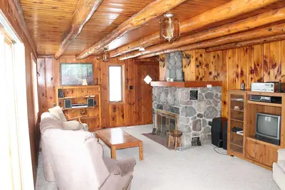 Image de Knotty Pine Retreat On 200 Acre All Sports Jewell Lake W / Row Boat & Paddle Boat