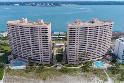 Image de Front de mer, Clearwater Beach, Sand Key Crescent Beach-Club - Condo moderne et unique