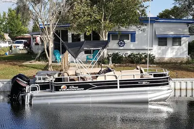 Image de Location front de mer avec ponton, quai et voiturette de golf!