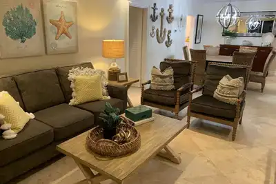 Image de Délicieusement Décoré Direct Oceanfront Condo Hollywood Beach