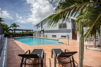 Image de Villa spacieuse avec vue sur la mer, avec grande piscine privée avec équipements doubles (2-12p)