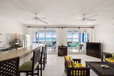 Image de Vue sur la plage - 3 Chambre Appartement à Del Sol