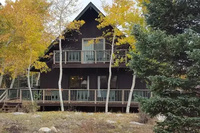 Image de Cabine sur Creek avec vue sur la montagne! Hiver ou été, parfait pour les escapades en famille!