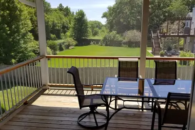 Image de Luxueux nouveaux condos près des bois - 21 minutes du centre énergétique Alliant