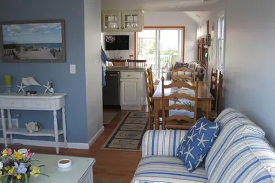 Image de Occasions D'OPPORTUNITÉ: Cape unifamiliale Bayside, pour 8 personnes Maintenant Disponible!