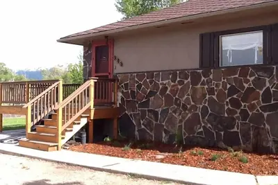 Image de Madison River Front Home, retraite de pĂŞche, marche Ă Ennis