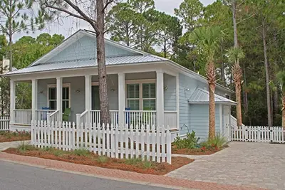 Image de Beau nouveau chalet de plain-pied à Seagrove Beach. 900 pieds de l'accès à la plage
