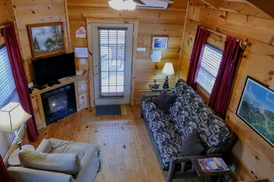 Image de Cozy 1br 'Real Log Cabin' avec bain à remous sur la rivière Linville (6 personnes)
