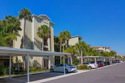 Image de Concepteur parfait meublé 2 chambres vue Condo à River Strand Golf & Tennis Resort