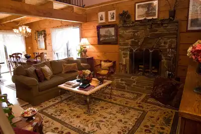 Image de Azalea Falls Cabin - Une belle escapade à Ozark