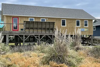 Image de Semi Oceanfront, 100% rénové, vaste terrasse avec vue sur l'océan et son