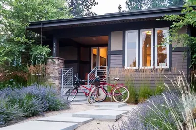 Image de Bluebird Day - Sunnyside - Westside, bain à remous, animaux domestiques, vélos