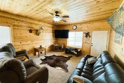 Image de Spécial été! Waubay Lake Cabane de chasse / pêche avec 10 lits, garage immense!