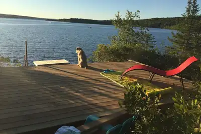 Image de Beau chalet riverain privé sur le lac Sherbrooke, en Nouvelle-Écosse
