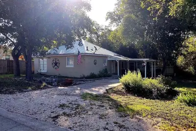 Image de À seulement quelques pâtés de maisons de la rue Main