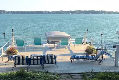 Image de Au bord du lac Diamond avec de magnifiques couchers de soleil! 5 chambres et une nouvelle salle de bain principale!