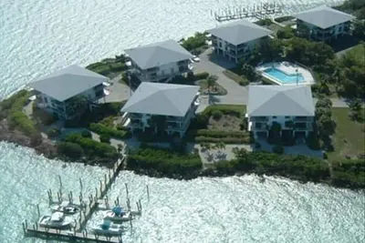 Image de 'Le bonheur c'est! ', Gulf Front, piscine chauffée, quai, vues!