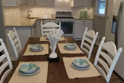 Image de ** SPÉCIAL ** (8 / 24-8 / 31) ** 6 Bedrm- Beach Block