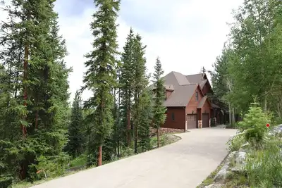 Image de Retraite de montagne haut de gamme sur 4 hectares! 6 min de Breckenridge