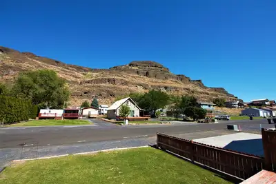 Image de Camp de base incroyable dans une oasis du désert