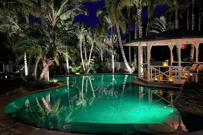 Image de Kihei Oasis! Autorisé Private Home! 1/2 acre! Piscine chauffée de 40 000 gallons!