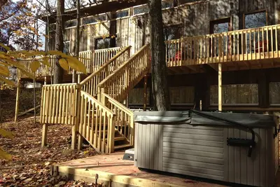 Image de Cottage unique niché dans de grands chênes - 6 personnes!