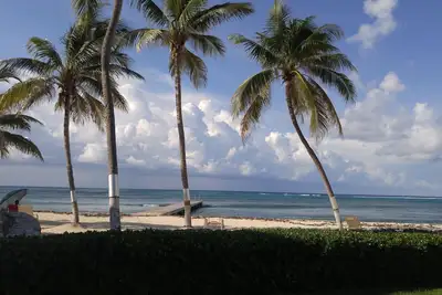 Image de Superbe 2br Beach Front Condo