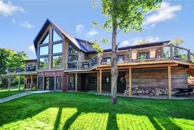 Image de La Tonnellerie House - Haliburton Ontario Boutique Luxury Log Cabin