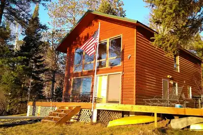 Image de Hayward Lakefront - Superbe cabine, quatre saisons de plaisir pour jusqu'à 21 personnes