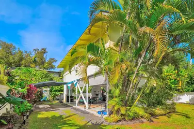 Image de Marcher 3 pâtés de maisons de la plage, fermée, A / C, espace extérieur couvert Tvnc 5153