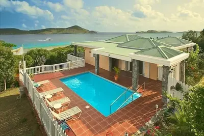 Image de Maison abordable avec piscine privée dans un excellent emplacement