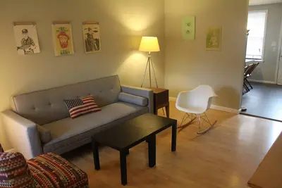 Image de Yellow Door Inn (3 Br House) dans le quartier urbain de Hip East Nashville