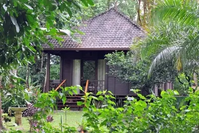 Image de Retraite de jardin tropical avec spa privé et piscine
