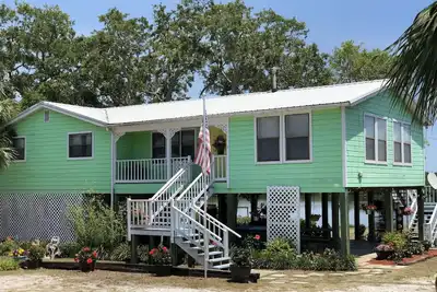 Image de The Edgewater House ~ Waterfront Home ~ Beaucoup d'animaux sauvages et de magnifiques levers de soleil! !