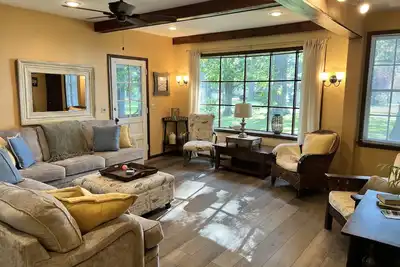 Image de 4 Bedroom Beachfront Cottage - Crescent Beach Ontario (Fort Erie)