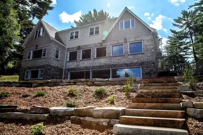 Image de Island Bay Lodge sur le lac Island, Manitowish Waters, Wi