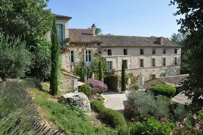 Image de Charmant 2 chambres, 2 salles de bains dans un château provençal - cœur de la Provence