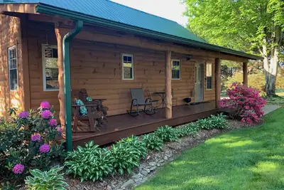 Image de Luxueux chalet confortable niché dans les montagnes rurales. Beauté. Ez Access