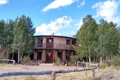 Image de Redhawk Retreat - Cabane en bois d'artiste