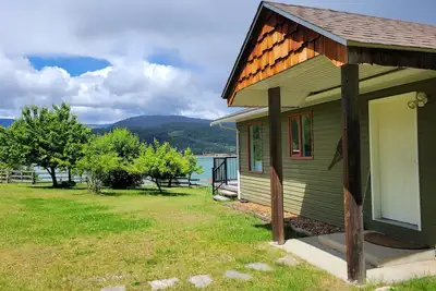 Image de Cottage privé avec Sandy Beach sur Arrow Lake