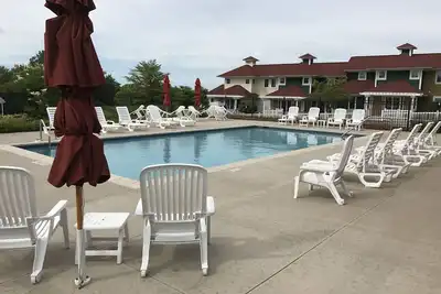 Image de Unité de ski-in / ski-out de montagne nouvellement rénovée. 8 personnes confortablement.