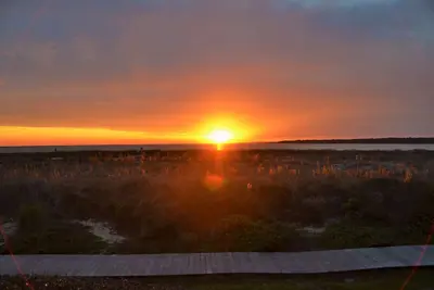 Image de Droit Sur La Plage. À Partir De Cette UNITÉ Finale, Voyez Les Dauphins Dans Le A. M. , Sunsets At Nite