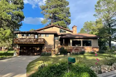 Image de Nouveau! Country Club Escape rénové et confortable - 8 personnes