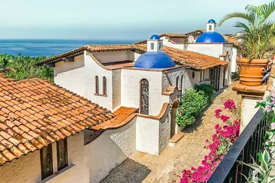Image de Villa historique Garza Blanca: piscine privée, vues à couper le souffle, étapes vers l'océan