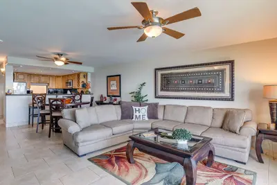 Image de Rien Mais Vue! Magnifiquement rénové, front de mer direct, grand 2bd / 2bth, Ac