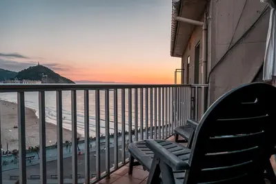 Image de Penthouse-appartement, en bord de mer, vue mer et terrasse