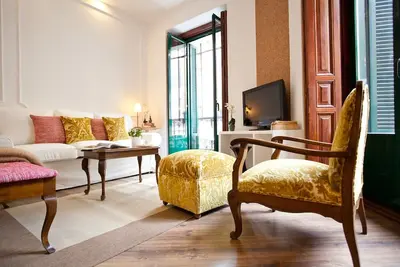 Image de Taux de min Dernière Lumineux centrale Goya élégant Sol Suite