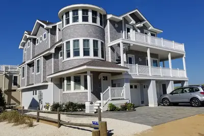 Image de Spectaculaire Brand New Oceanfront, Harvey Cedars, Lbi, vues incroyables