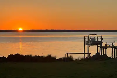 Image de Levers de soleil spectaculaires sur les eaux de la rivière du Nord