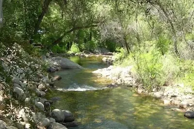 Image de Accueil Riverfront avec grande terrasse sur South Fork de Kaweah River